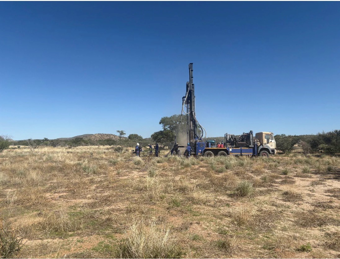 Ongwe Minerals Découvre une Zone Aurifère Majeure de 5 km sur le Projet Omatjete en Namibie