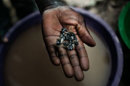 Coltan de conflit : Global Witness expose le blanchiment via le Rwanda vers les chaînes d'approvisionnement de la tech